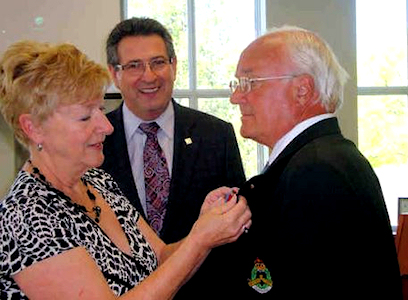 Lynn receives the Queen’s Diamond Jubilee Medal